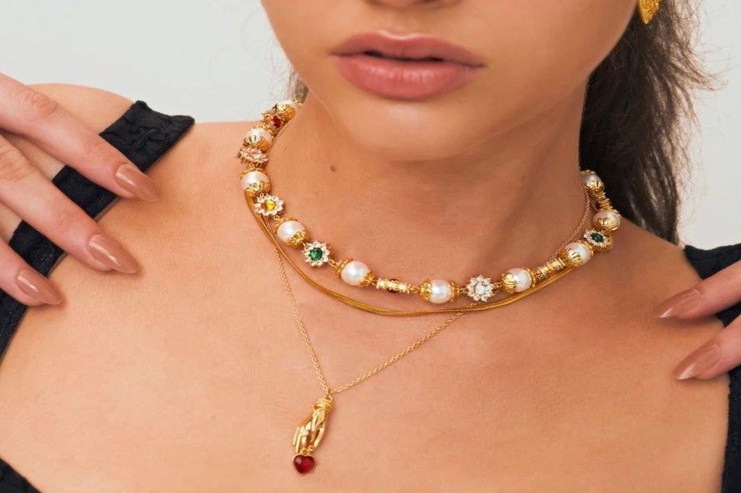 Dit zijn de beste betaalbare merken voor persoonlijke sieraden