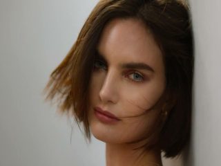 De Geheimen van Stralend Haar bij het Ochtendlijk Wakker Worden: Ontdek de Kracht van Nachtelijke Haarverzorging De Geheimen van Stralend Haar bij het Ochtendlijk Wakker Worden: Ontdek de Kracht van Nachtelijke Haarverzorging