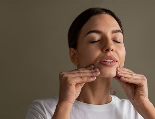 Wat is gezichtsyoga? Wat zijn de voordelen?